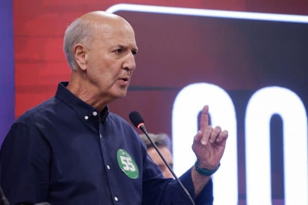 TRE-DF mantém propaganda que afirma que candidatura de Arruda foi barrada
