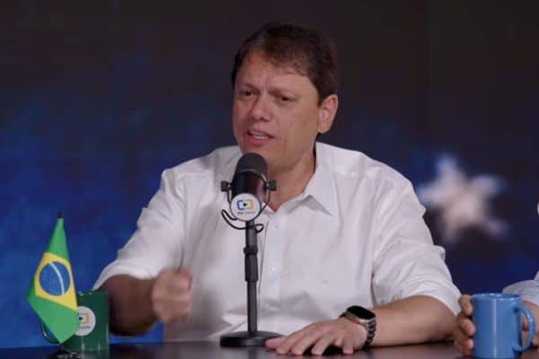 Tarcísio busca apoio de Marcos Pontes após críticas a senadores paulistas