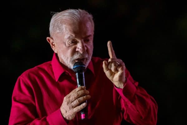 Aliados pressionam Lula a abordar apostas durante campanha