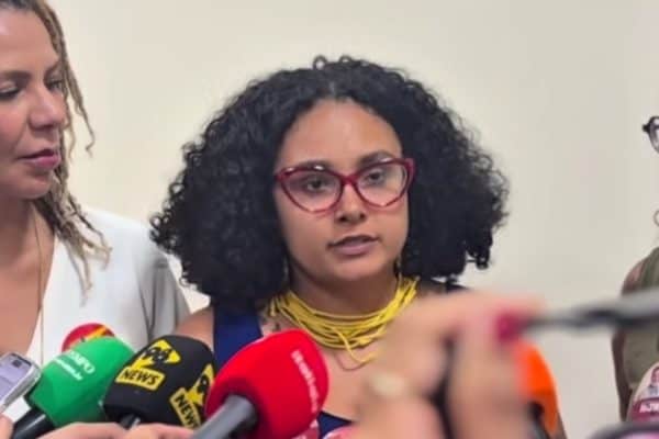 Iza Lourença denuncia ataque a bomba em seu escritório em Belo Horizonte