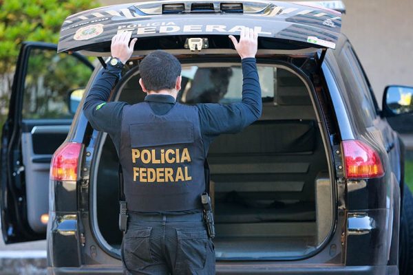 Suspeito de Ameaçar Candidatos em Evento Político é Preso pela PF