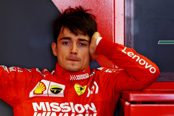Charles Leclerc enfrenta desafios em Baku após quatro poles sem vitórias