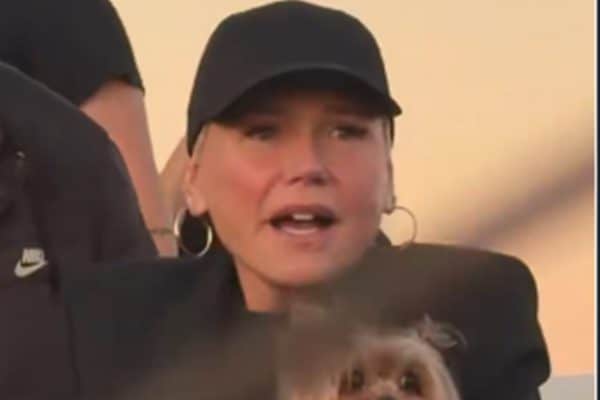 Xuxa repreende fã que assustou sua cadela em Curitiba antes de show