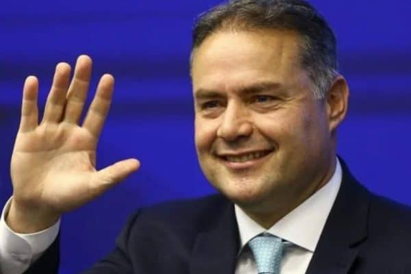 Justiça Eleitoral suspende Instagram de Renan Filho por um dia