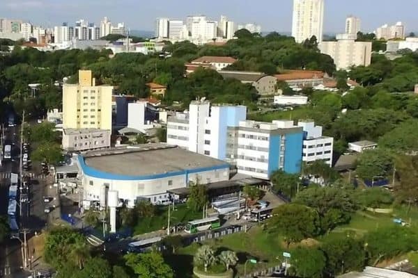 Incêndio Atinge Placas Solares de Hospital em Campinas, SP