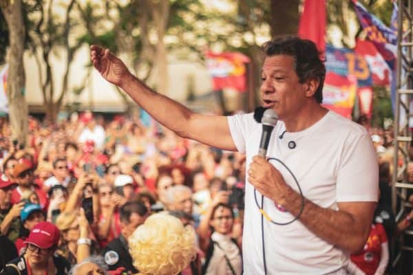 Fernando Haddad busca votos de indecisos e critica adversários