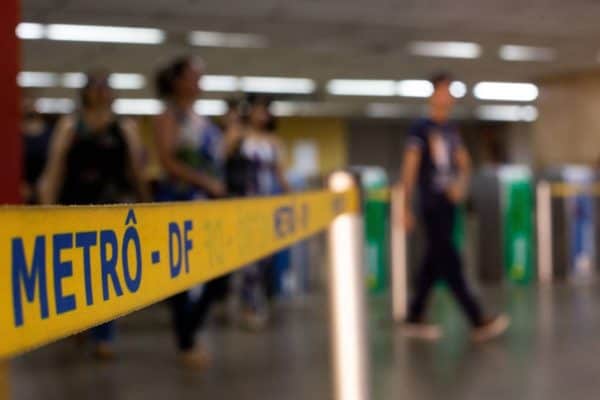 Homem que atacou estudante no metrô já era conhecido por causar problemas