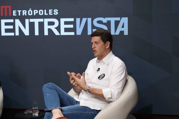 Ricardo Salles Desiste do Senado Após Receber Quase R$ 1 Milhão em Doações