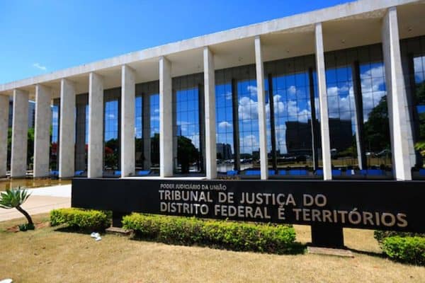 Três irmãos condenados por invadir casa e matar mulher no DF