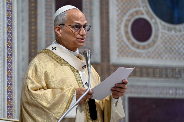 Papa Leão XIV critica extrema direita na Europa e defende valores cristãos