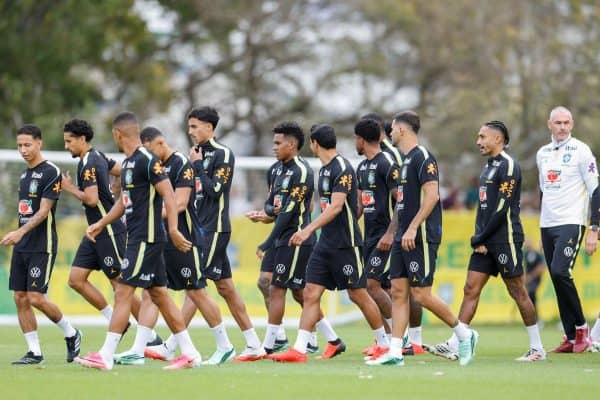 Seleção Brasileira enfrenta Austrália em busca de primeira vitória após a Copa