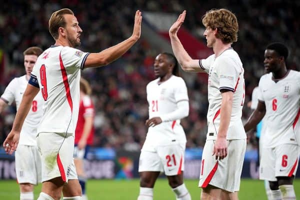 Inglaterra supera Tchéquia com gols de Kane e Gordon na Nations League