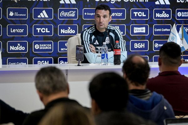 Scaloni fala sobre renovação com a Argentina e elogia Messi antes de amistoso