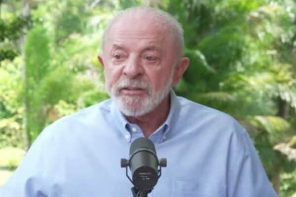 Lula participará do Flow Podcast e competirá com debate da Globo
