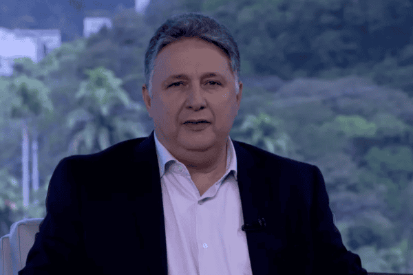 Bomba! Garotinho diz à Globo que tem vídeos dos ministros do STF sem roupas com mulheres nas festas de Vorcaro