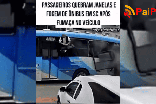 Passageiros quebram janelas e fogem de ônibus em SC após fumaça no veículo