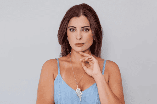 Juliana Kelling relembra traição do ex com homens e fala sobre superação