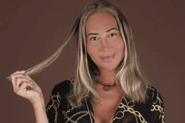 Vizinho de Amanda Fróes firma acordo após acusação de transfobia