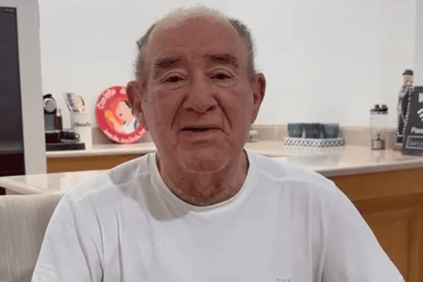 Piscina e quadra de tênis: veja detalhes da mansão penhorada de Renato Aragão