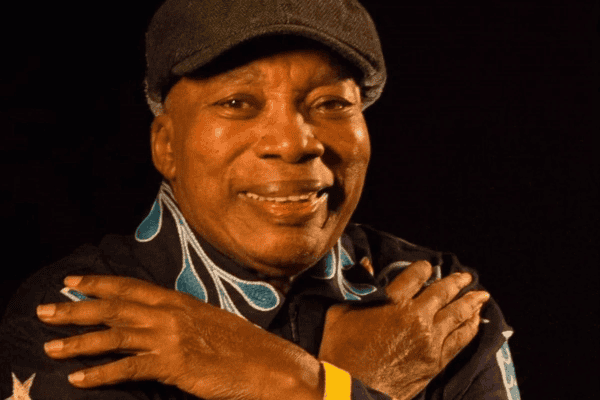 Milton Nascimento faz 84 anos e recebe homenagens de fãs e famosos