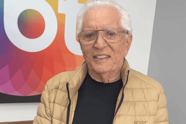 Carlos Alberto de Nóbrega passará por cirurgia para implante de marcapasso