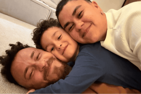 Fred Bruno recebe carinho após ser atingido de raspão por tiro em balada
