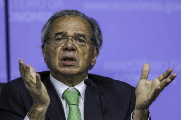 PF investiga Paulo Guedes por crime contra o sistema financeiro
