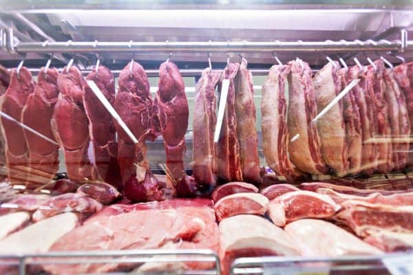Brasil atinge cota de exportação e China impõe taxa extra de 55% sobre carne