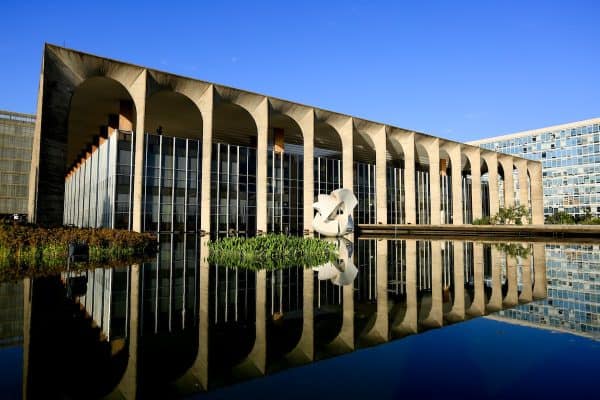 Eleições atrasam nomeação de novos embaixadores no Brasil