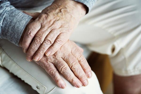 FDA aprova novo medicamento para Parkinson nos EUA, Juvmo promete ação direcionada