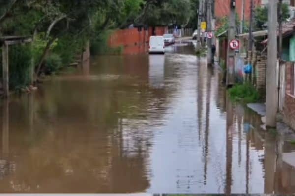 Ilhas de Porto Alegre em alerta máximo de inundação