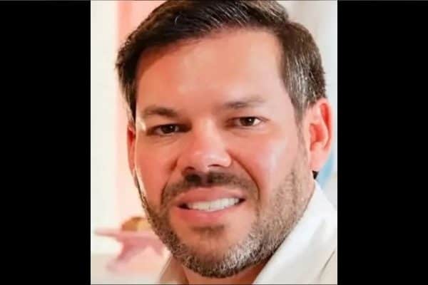 Empresário é assassinado a tiros na frente da esposa e filha em Palhoça