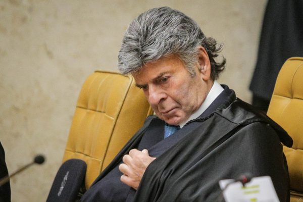 Ministro Luiz Fux dá 72 horas para AGU se pronunciar sobre proibição das apostas