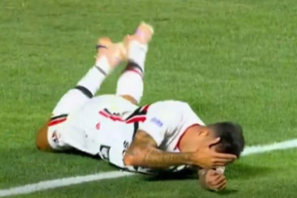 Confusão em clássico: Diógenes acerta Iago Borduchi e provoca tumulto no San-São