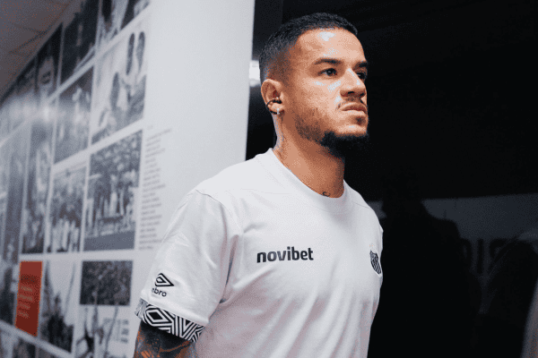 Philippe Coutinho faz estreia oficial pelo Santos contra o São Paulo