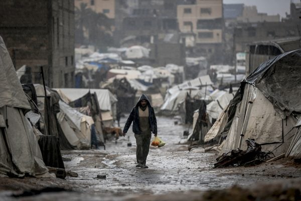 Ataque aéreo israelense em Gaza deixa cinco mortos, incluindo quatro mulheres