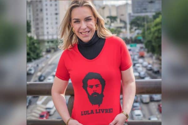 Roberta Luchsinger doa R$ 50 mil para evento do PT e tenta ocultar transação