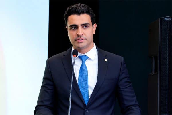 TRE-AL proíbe ações da Prefeitura de Maceió por promoção de JHC