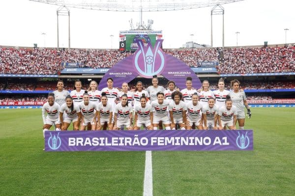 São Paulo e Corinthians quebram recorde de público no futebol feminino