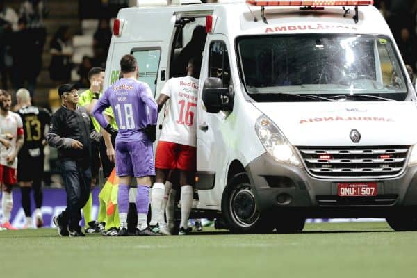 Alix Vinícius do Bragantino é liberado de hospital após choque de cabeça em jogo