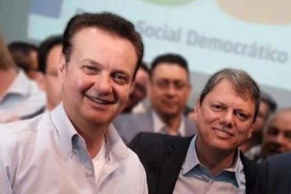 Gilberto Kassab parabeniza Tarcísio de Freitas por reeleição em São Paulo