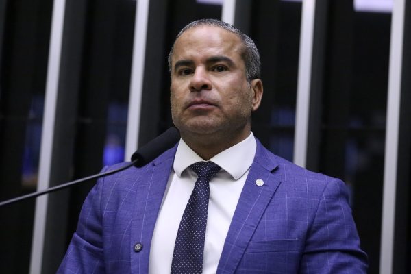 Fred Linhares e Rodrigo Rollemberg não são reeleitos para a Câmara dos Deputados
