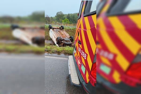 Carro capota na BR-070 durante chuva forte e deixa quatro feridos