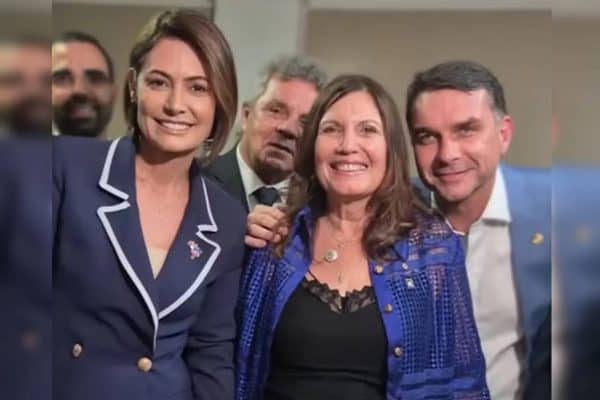 Michelle e Bia Kicis reforçam campanha de Flávio Bolsonaro no 2º turno