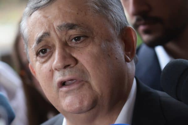 Guimarães busca Alcolumbre para finalizar votação da PEC 6×1 esta semana