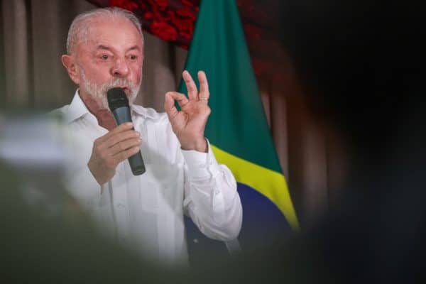 Após 1º turno, Lula afirma que suportou “promiscuidade” no STF