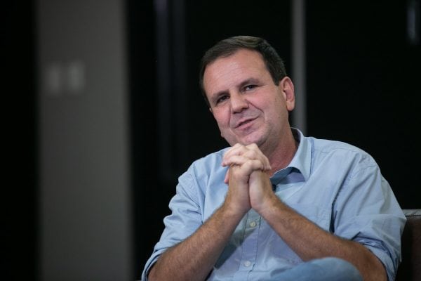 Eduardo Paes acusa Garotinho de manobra para favorecer Douglas Ruas nas eleições