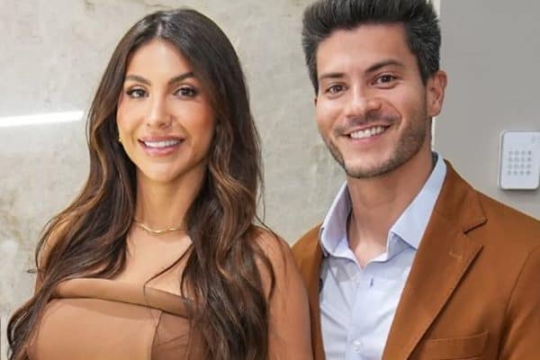 Jheny Santucci anuncia separação de Arthur Aguiar e remove postagem