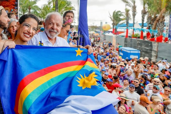 Aliados de Lula buscam apoio de Raquel Lyra para segundo turno