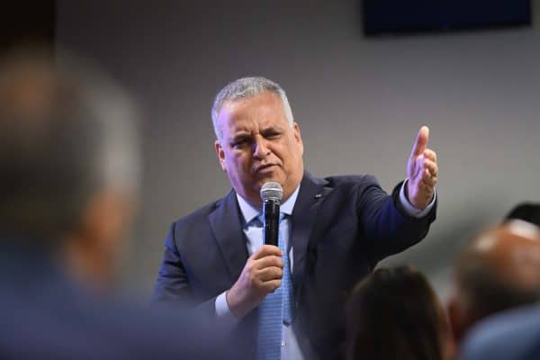 Alfredo Gaspar critica Lindbergh e Soraya após arquivamento de investigação por Gilmar Mendes